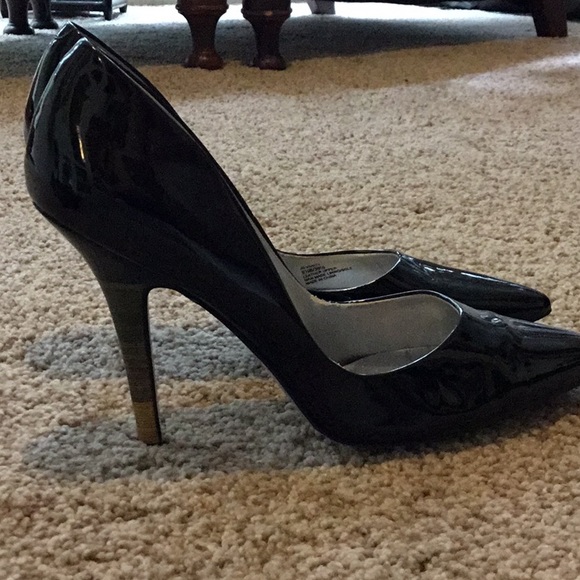 Jessica Simpson patent Leather Pump - Picture 1 of 5